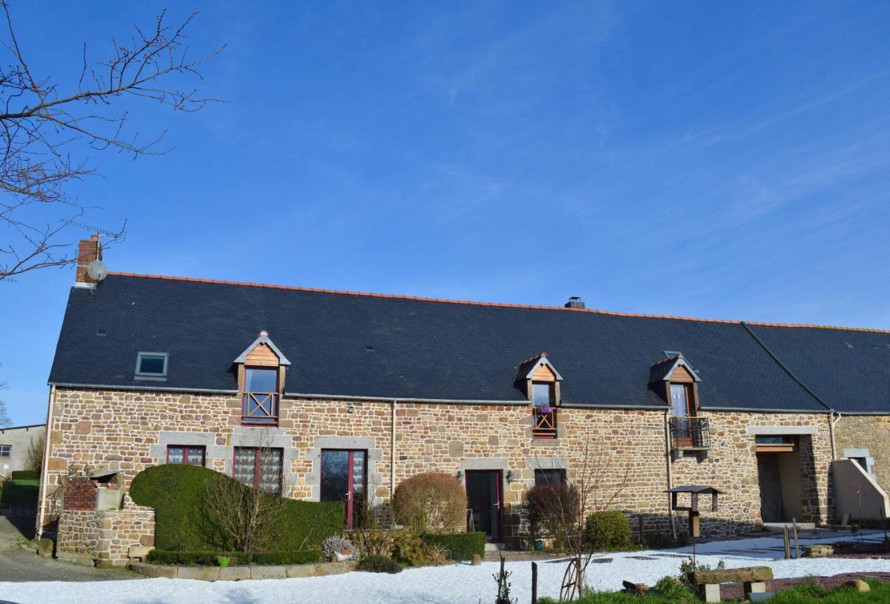 Bed and Breakfast Mont Voyageur Sains Екстер'єр фото