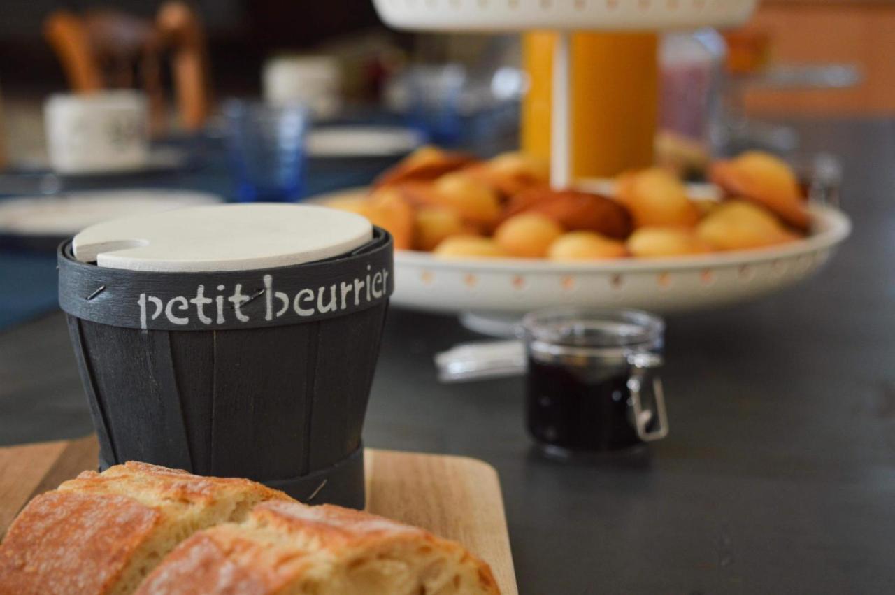 Bed and Breakfast Mont Voyageur Sains Екстер'єр фото